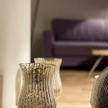 La Miroirs - Plein Coeur Du Vieux *